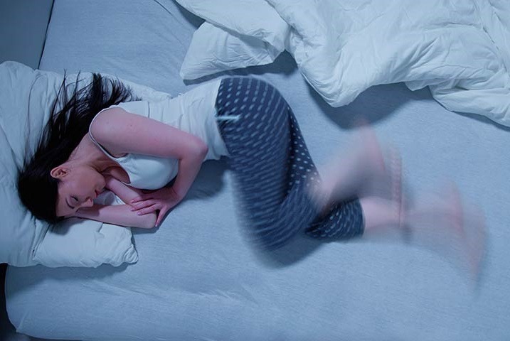 Синдром беспокойных ног: в чем причина и что делать?